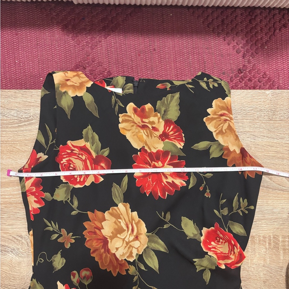 FLATTERING Floral Black Minidress - Picture 5 of 7